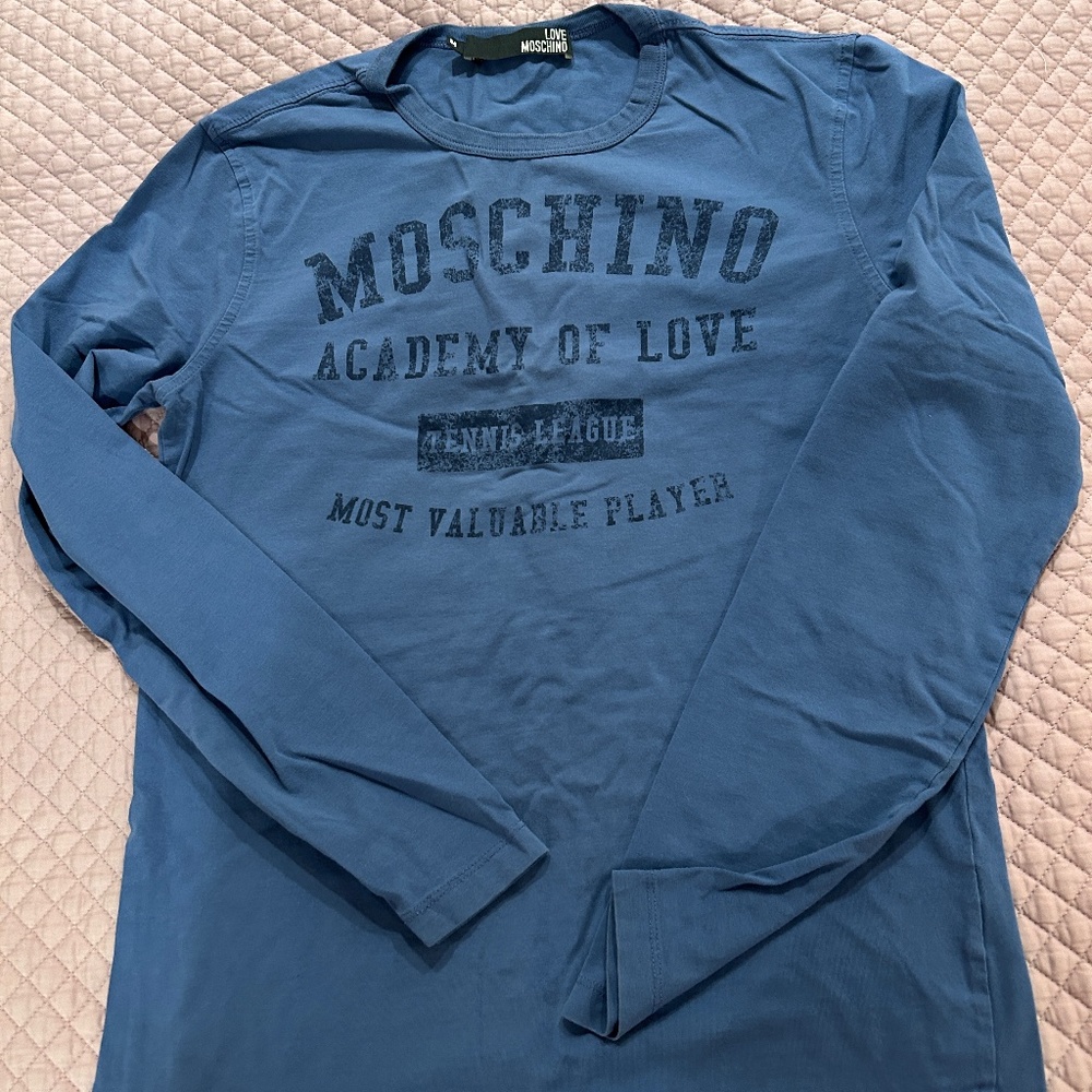 MOSCHINO ACADEMY OF LOVE LOGO  LONG SLEEVE TOP. ROYAL BLUE COLOR, SIZE M